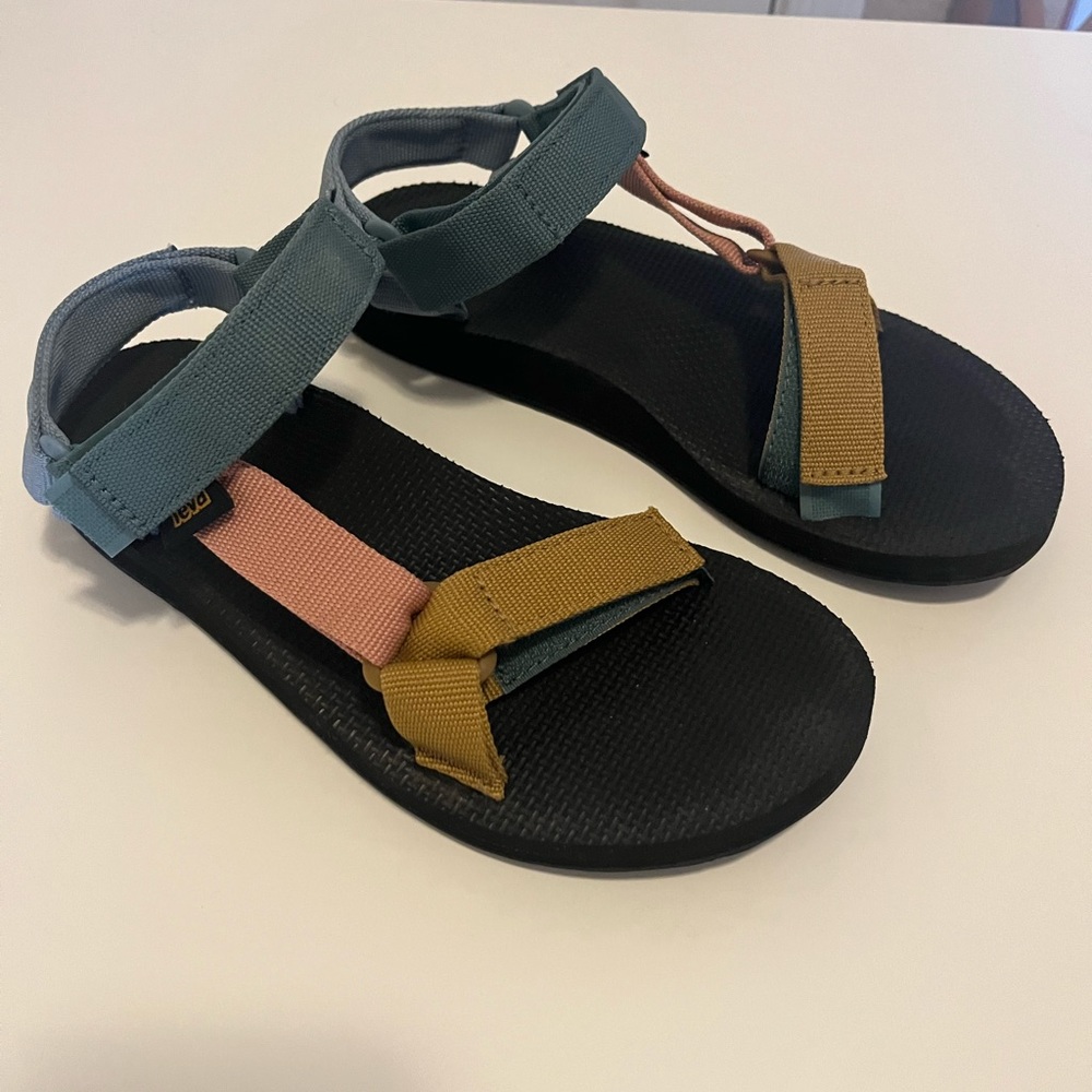 Teva - multicolor size 6
